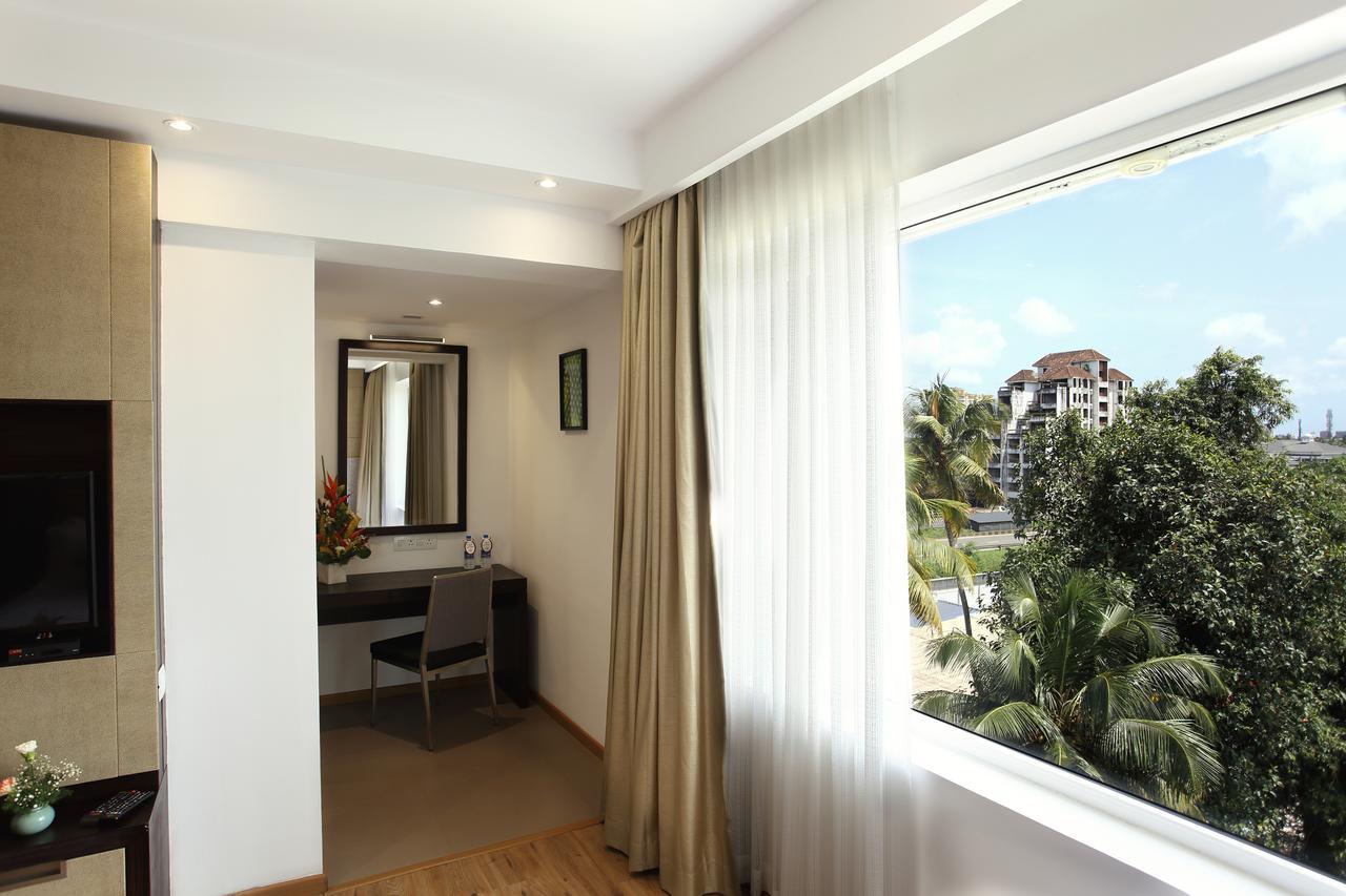 Sugar Business Hotel Kochi Exteriör bild
